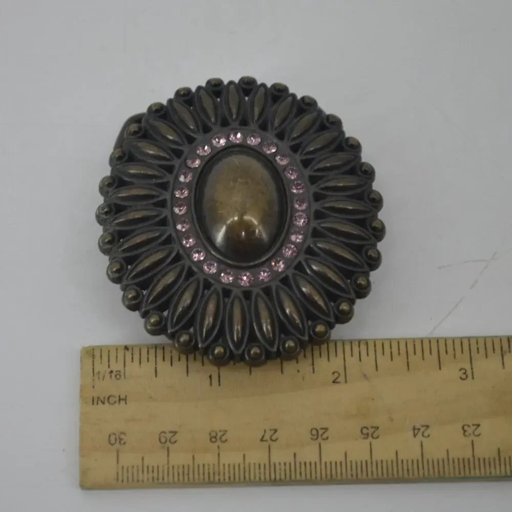 Unbranded belt buckle